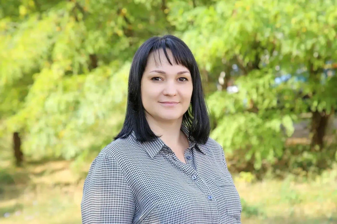 Зипунникова Наталья Борисовна — учитель начальных классов, педагог-психолог